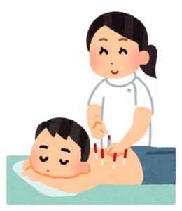 鍼治療を受ける人